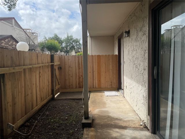 3909 Tanglewilde Street 3909, Houston, TX 77063