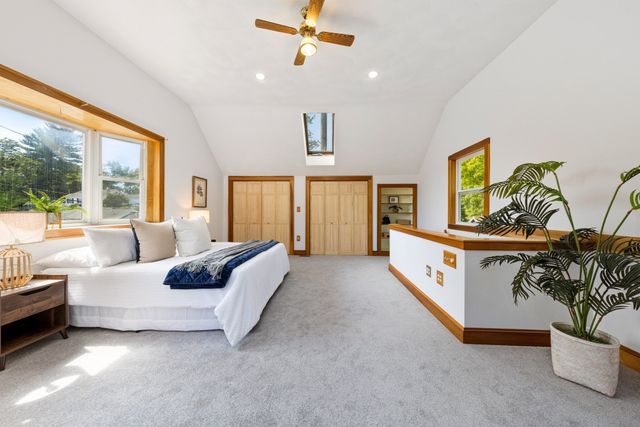 15 Friendship St, Billerica, MA 01821