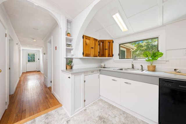 15 Friendship St, Billerica, MA 01821
