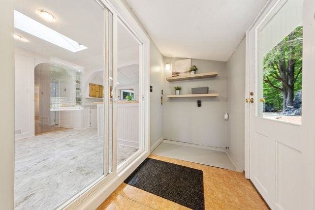15 Friendship St, Billerica, MA 01821