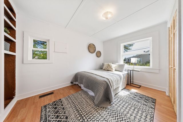 15 Friendship St, Billerica, MA 01821