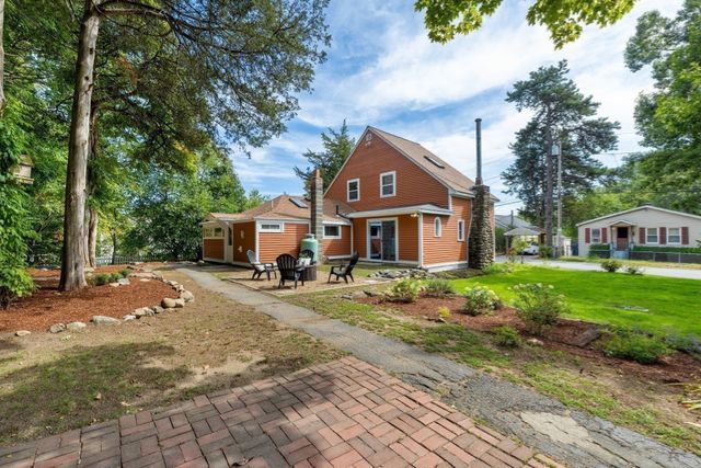 15 Friendship St, Billerica, MA 01821