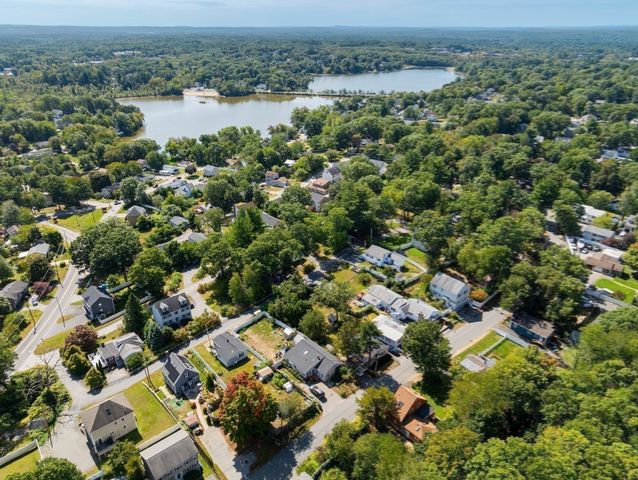 15 Friendship St, Billerica, MA 01821