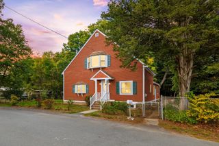 15 Friendship St, Billerica, MA 01821