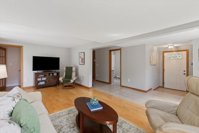 19 Mcdonald Rd, Wilmington, MA 01887