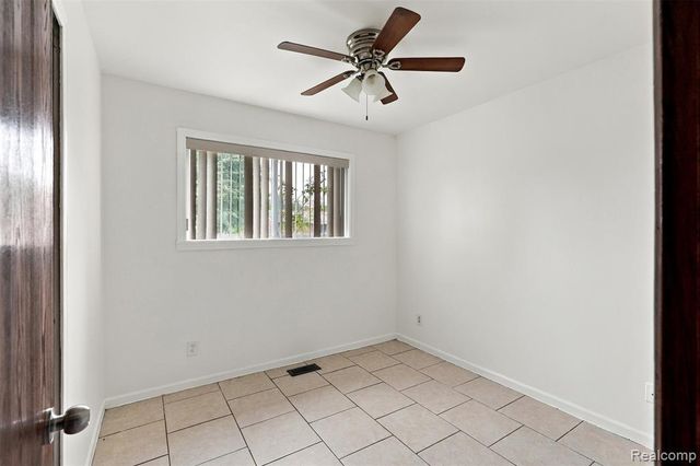 32416 Exeter Drive, Warren, MI 48092
