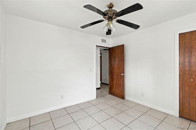 32416 Exeter Drive, Warren, MI 48092