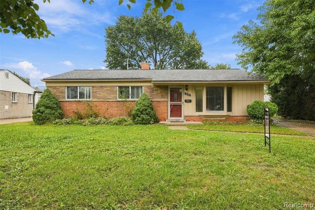 32416 Exeter Drive, Warren, MI 48092