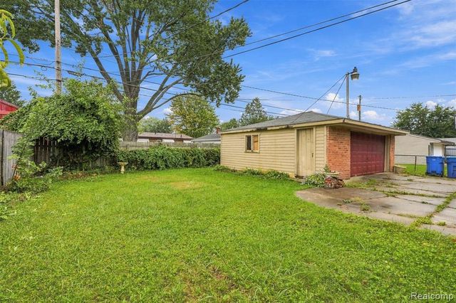 32416 Exeter Drive, Warren, MI 48092