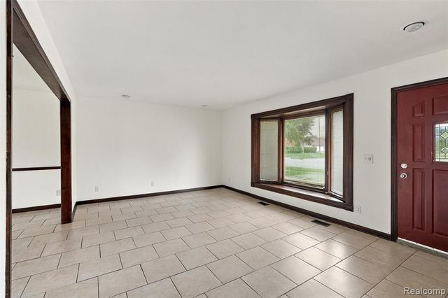 32416 Exeter Drive, Warren, MI 48092