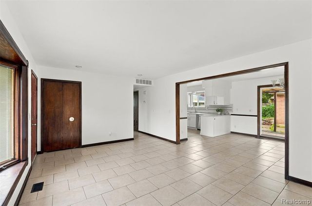 32416 Exeter Drive, Warren, MI 48092