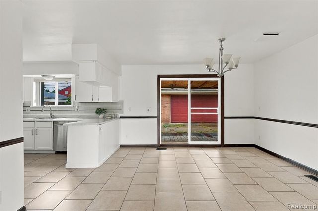 32416 Exeter Drive, Warren, MI 48092