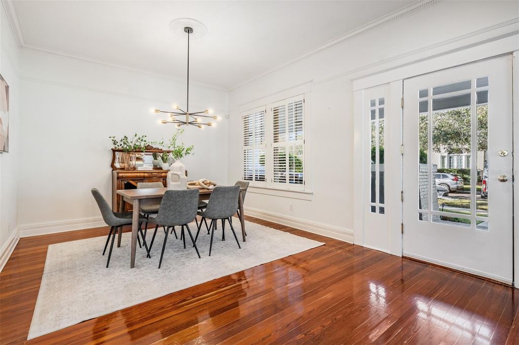 Image 11 of property listing at 1008 S DAKOTA AVENUE, Tampa, FL 33606