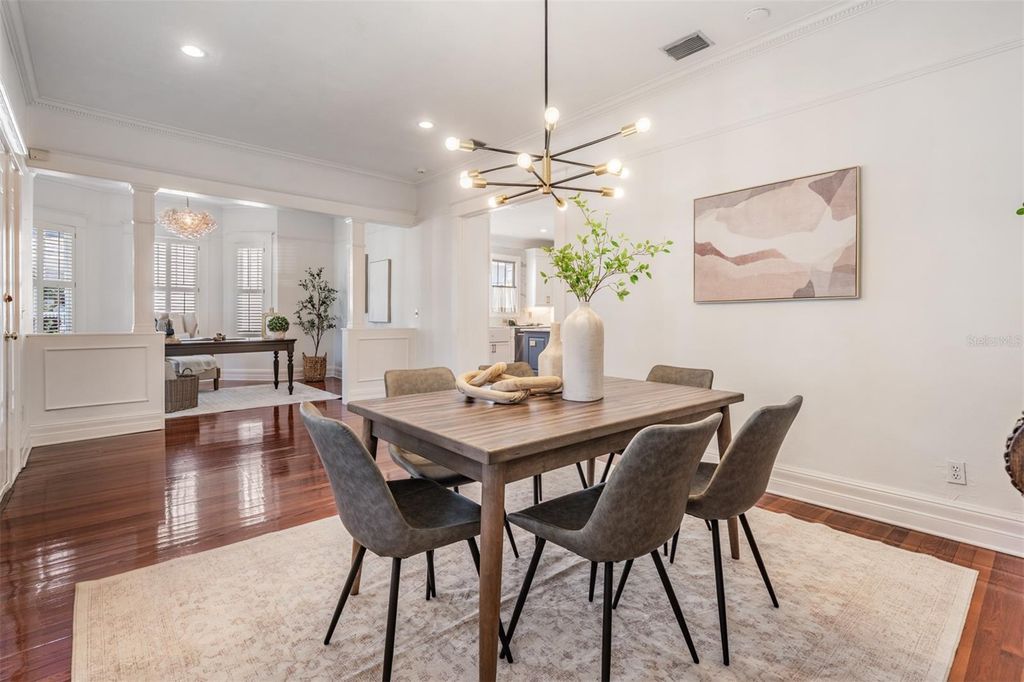 Image 13 of property listing at 1008 S DAKOTA AVENUE, Tampa, FL 33606