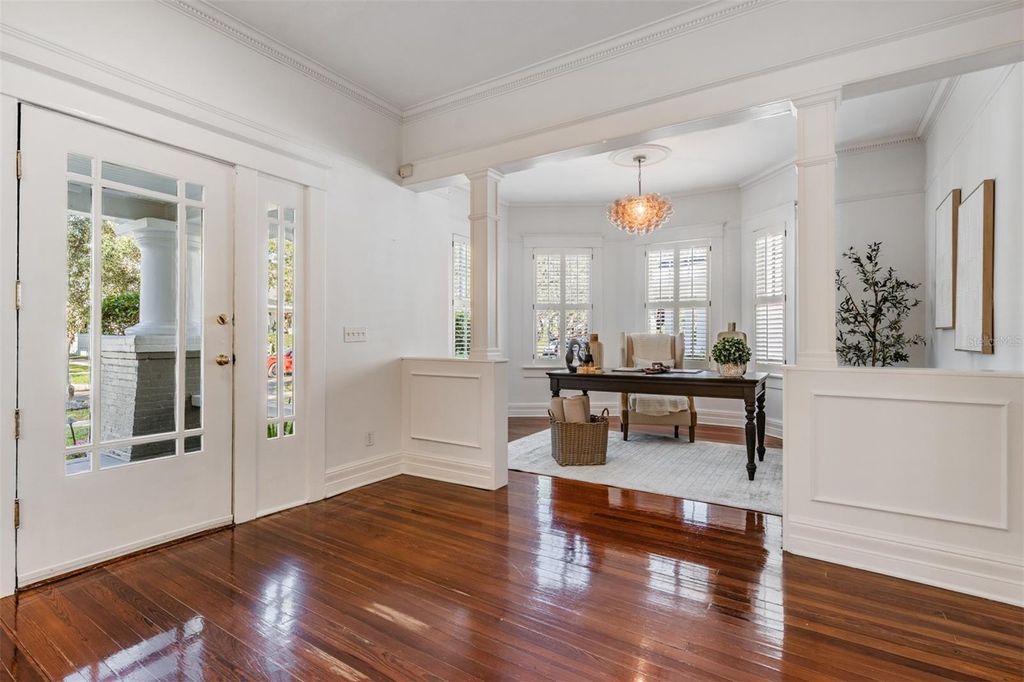 Image 14 of property listing at 1008 S DAKOTA AVENUE, Tampa, FL 33606