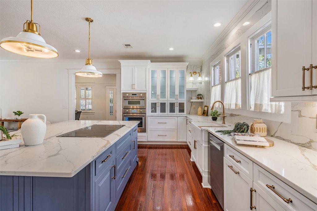 Image 24 of property listing at 1008 S DAKOTA AVENUE, Tampa, FL 33606