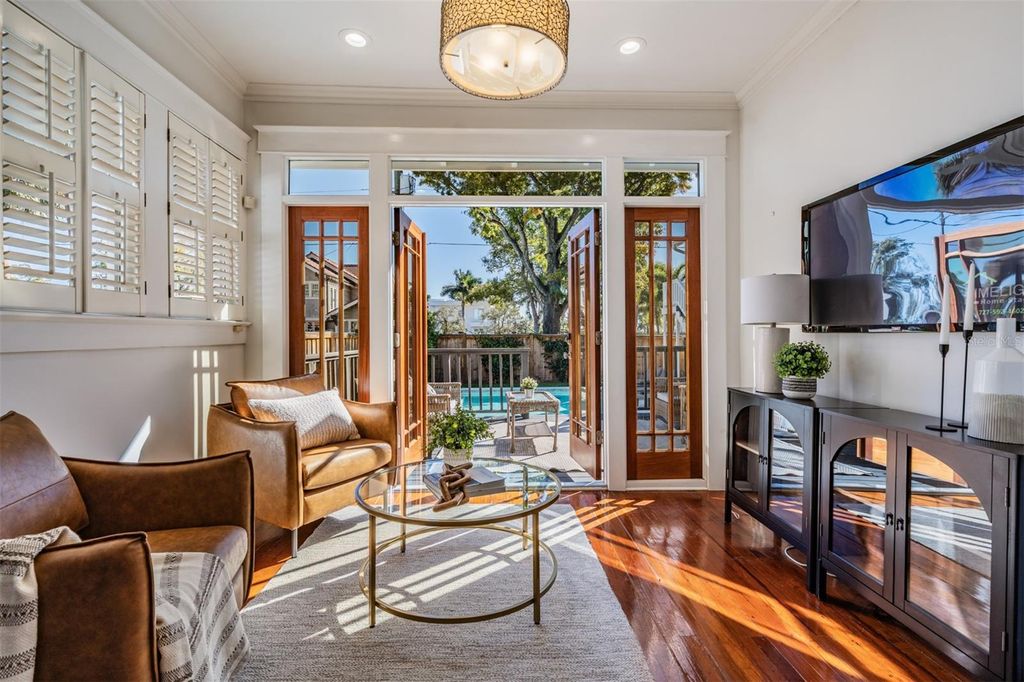 Image 28 of property listing at 1008 S DAKOTA AVENUE, Tampa, FL 33606