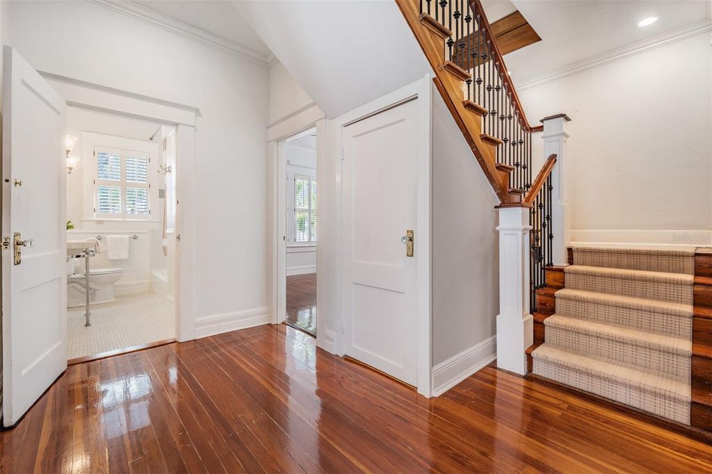 Image 32 of property listing at 1008 S DAKOTA AVENUE, Tampa, FL 33606