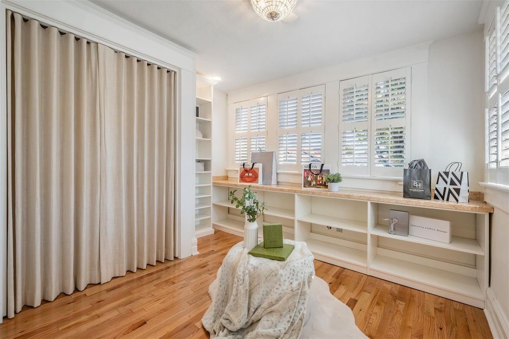 Image 41 of property listing at 1008 S DAKOTA AVENUE, Tampa, FL 33606