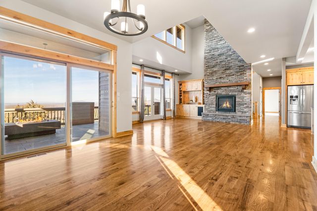 864 Highland View Loop, Redmond, OR 97756