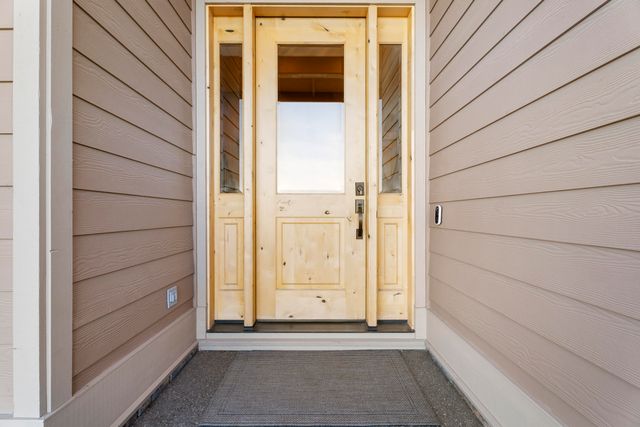 864 Highland View Loop, Redmond, OR 97756