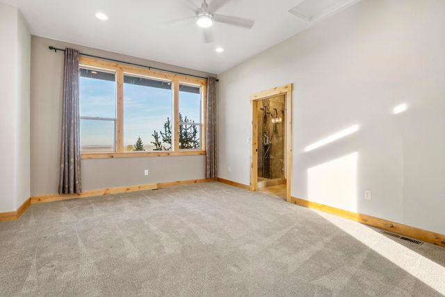 864 Highland View Loop, Redmond, OR 97756