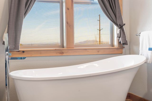 864 Highland View Loop, Redmond, OR 97756