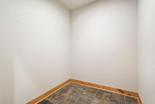 864 Highland View Loop, Redmond, OR 97756