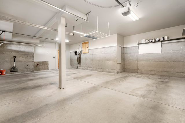 864 Highland View Loop, Redmond, OR 97756