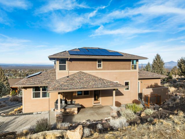 864 Highland View Loop, Redmond, OR 97756