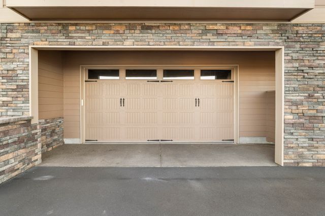 864 Highland View Loop, Redmond, OR 97756