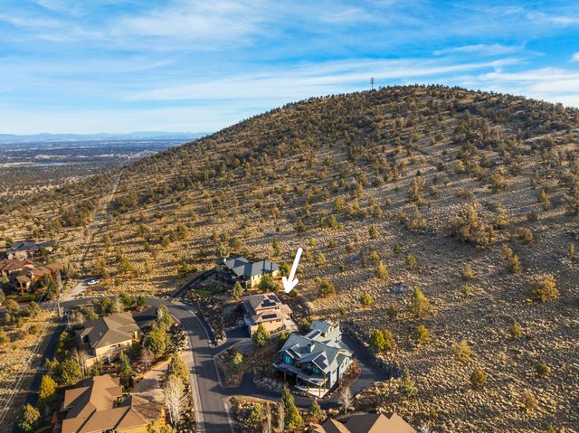 864 Highland View Loop, Redmond, OR 97756