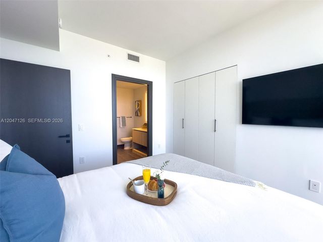 398 NE 5th St 4210, Miami, FL 33132