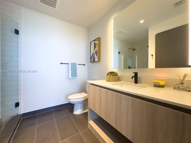 398 NE 5th St 4210, Miami, FL 33132