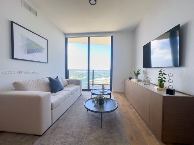 398 NE 5th St 4210, Miami, FL 33132