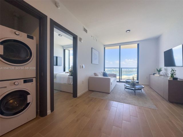 398 NE 5th St 4210, Miami, FL 33132