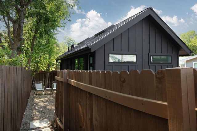 1210 Brentwood ST C, Austin, TX 78757