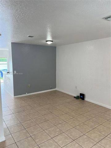 183 Hidden Ct Road F33, Hollywood, FL 33023