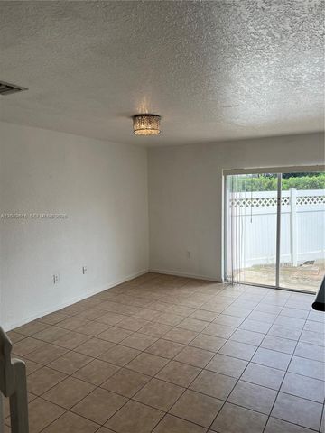 183 Hidden Ct Road F33, Hollywood, FL 33023