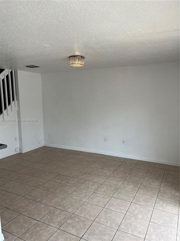 183 Hidden Ct Road F33, Hollywood, FL 33023