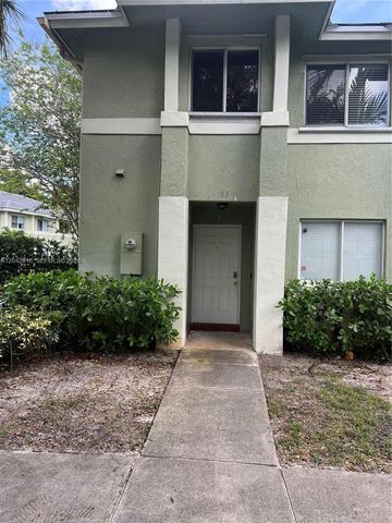183 Hidden Ct Road F33, Hollywood, FL 33023