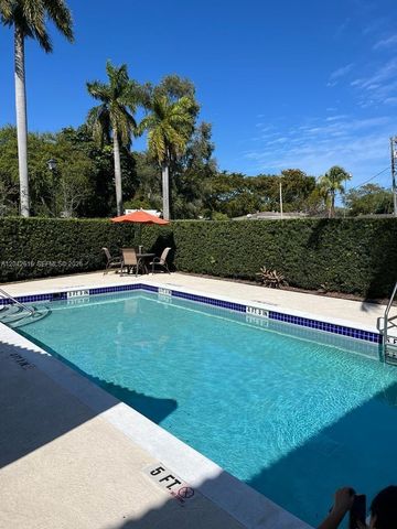 183 Hidden Ct Road F33, Hollywood, FL 33023