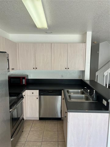 183 Hidden Ct Road F33, Hollywood, FL 33023