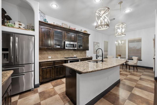6876 Foghorn Lane, Grand Prairie, TX 75054