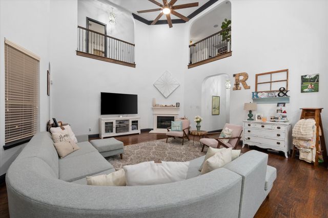 6876 Foghorn Lane, Grand Prairie, TX 75054