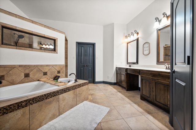 6876 Foghorn Lane, Grand Prairie, TX 75054