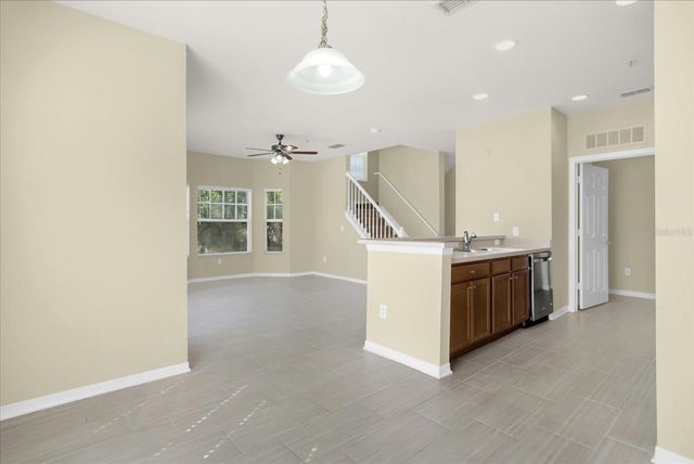 2532 GRAND CENTRAL PARKWAY 1, Orlando, FL 32839