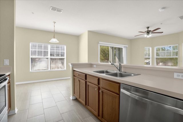 2532 GRAND CENTRAL PARKWAY 1, Orlando, FL 32839