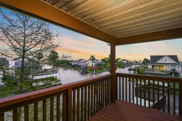 9 S Sandpiper Street, La Marque, TX 77568