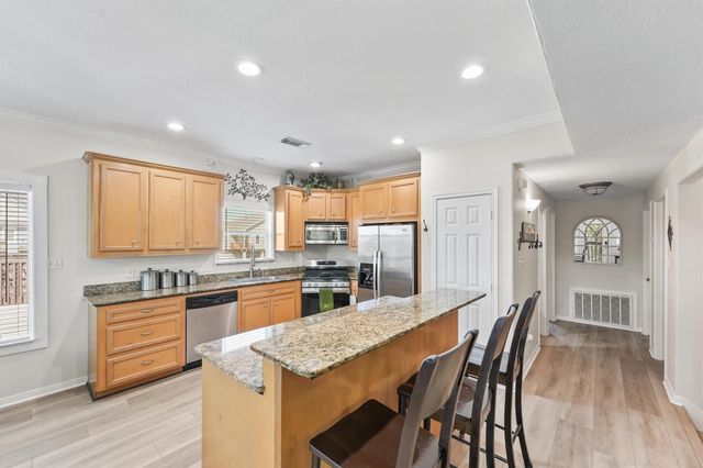 9 S Sandpiper Street, La Marque, TX 77568